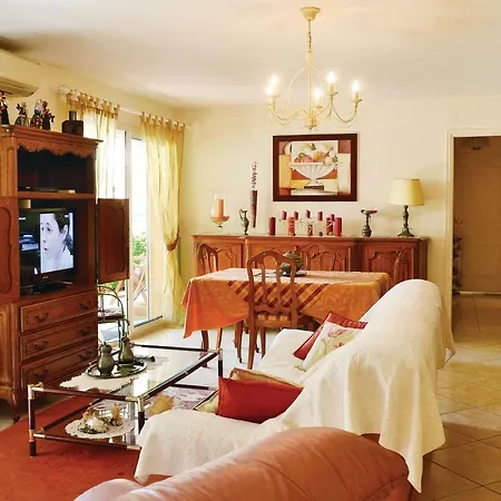 Immeuble La Rode Apartment
